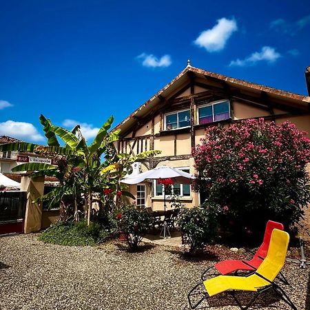 Meuble 3 Etoiles Dans Un Petit Village Du Gers Villecomtal-Sur-Arros エクステリア 写真