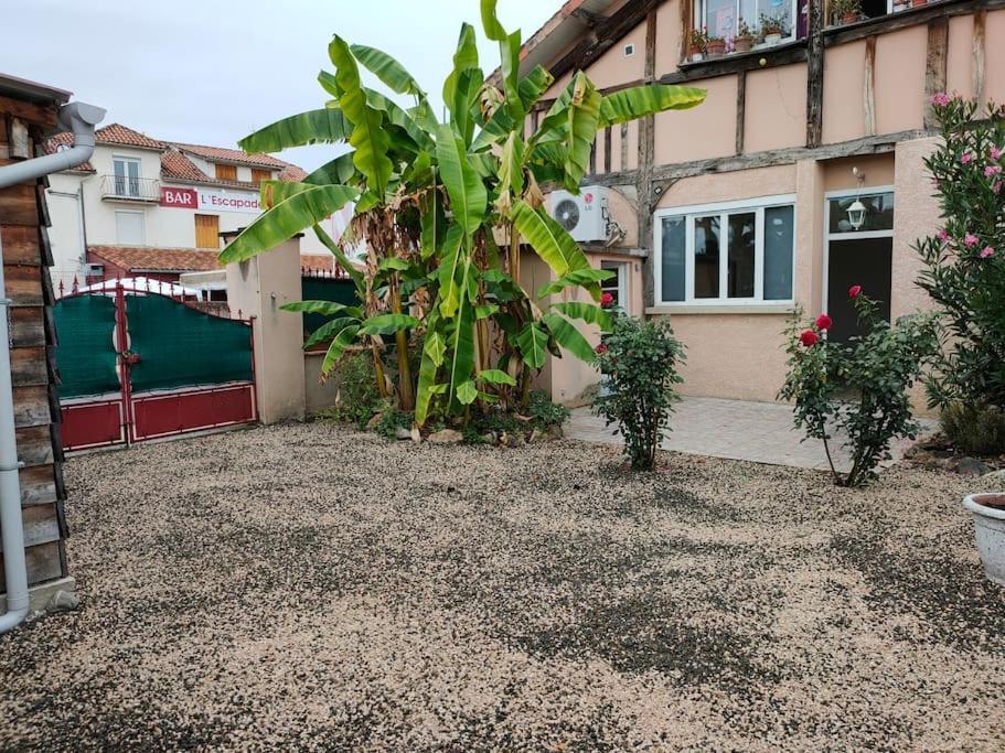 Meuble 3 Etoiles Dans Un Petit Village Du Gers Villecomtal-Sur-Arros エクステリア 写真