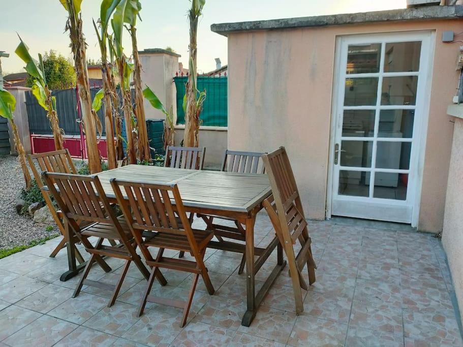 Meuble 3 Etoiles Dans Un Petit Village Du Gers Villecomtal-Sur-Arros エクステリア 写真